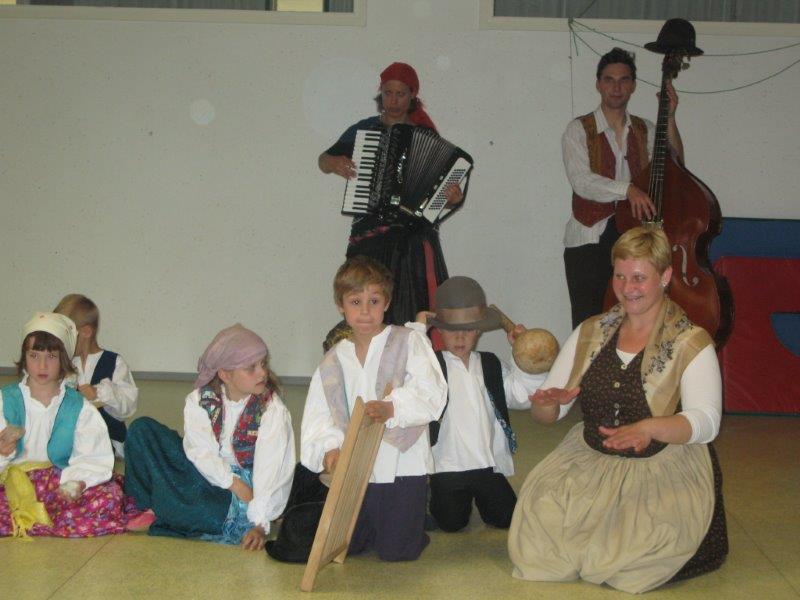Nastop Otroške folklorne skupine Vrtca Zarja